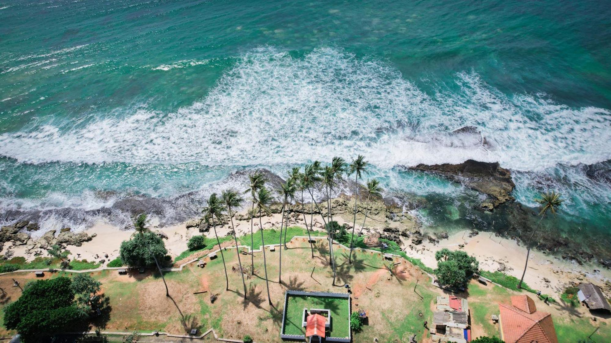 Teya Beach Hotel Ahangama Eksteriør bilde