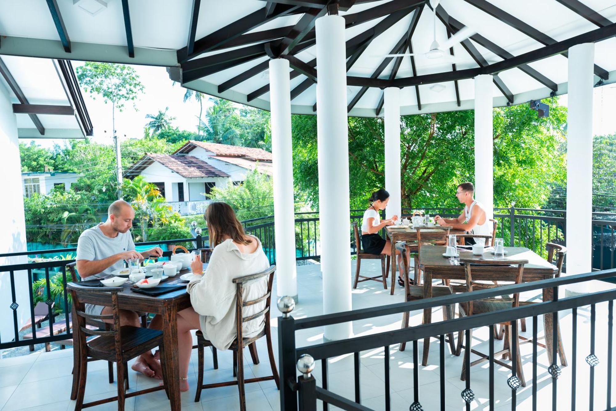 Teya Beach Hotel Ahangama Eksteriør bilde